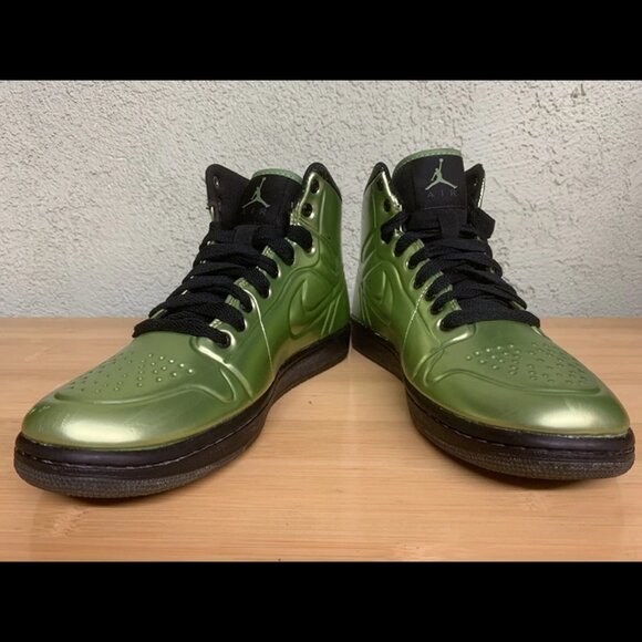 Size 8 - Jordan 1‎ Anodized Green Spark - Picture 3 of 10